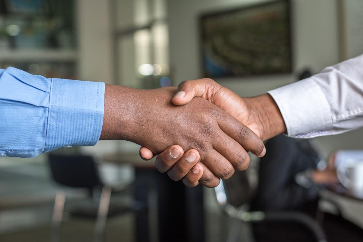 Handschlag – vertrauensvolle Zusammenarbeit