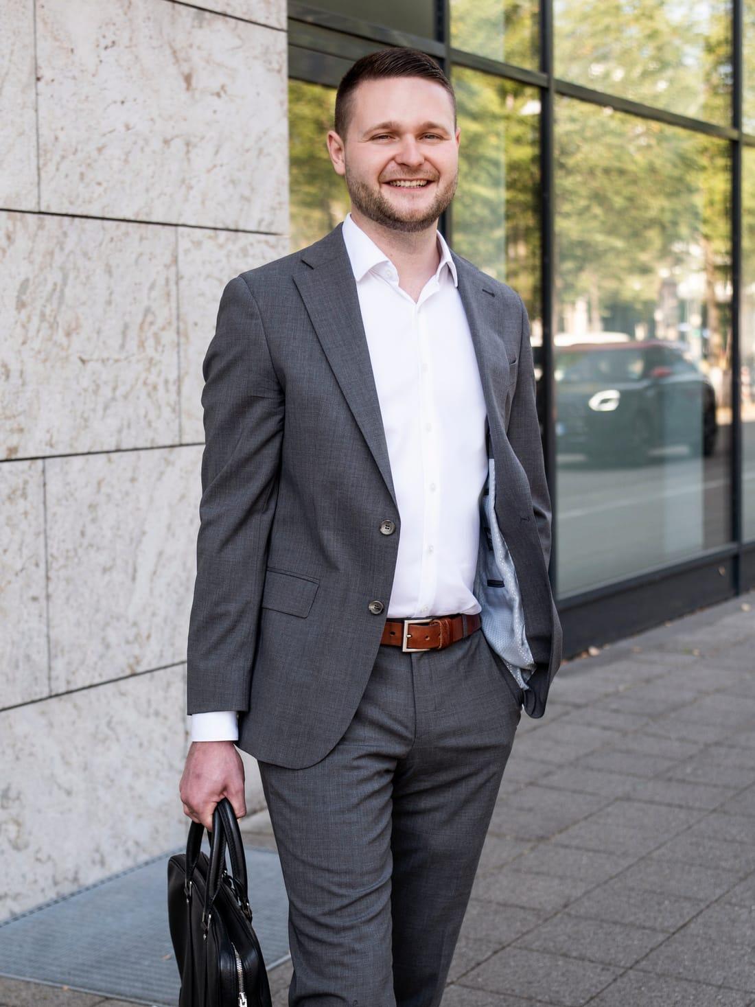 Dominic Schäfer unterwegs zum Besichtigungstermin